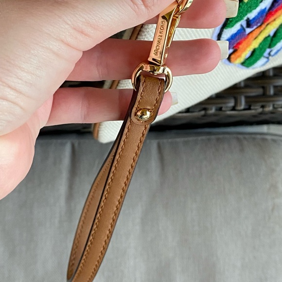 Michael Kors White Canvas Raised Rainbow Logo Heart Wristlet Or Clutch - Picture 4 of 13